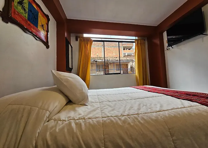 Con Vista A La Ciudad Santa Ana